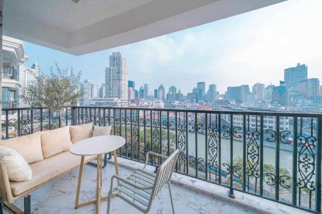 Front-Row to the Suzhou Creek: Stunning 160m² 3BR with Unobstructed River Views