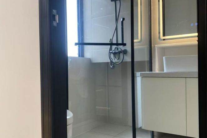 Cozy 1Br @ IAPM& L1/10/12 