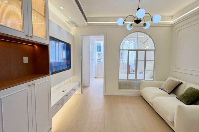 Modern Bright 1Br/2Lr/1Bt Close to L2/3/4 Zhongshan Park Metro Station 