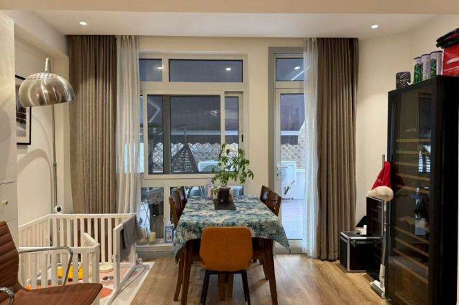 High end 3BR 2BA with huge terrace near Jing’an temple 