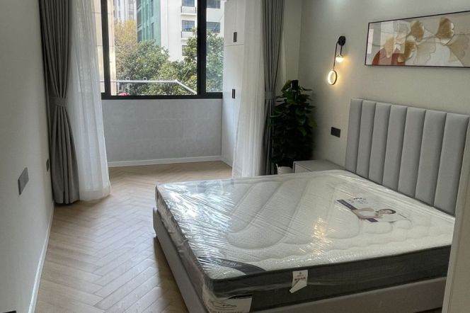 Renovated 1br apt with CA,floor heating, nr Jiaotong University,Line 10
