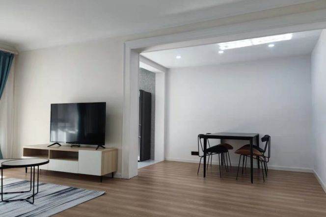 2 Brs, 2 Baths with Floor Heating/Bathtub, 110 sqm @ Shuicheng metro L10