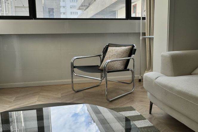 Big 1Br/West Yan'an rd/New/Sunlight/South/Big Window/Floor heating