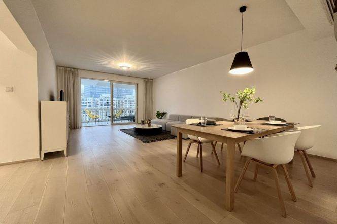 Modern 3brs ith balconynad floor heating in  most central downtown