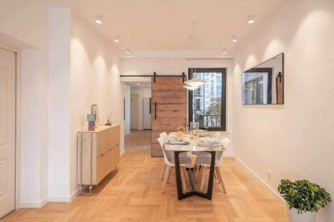 Front-Row to the Suzhou Creek: Stunning 160m² 3BR with Unobstructed River Views