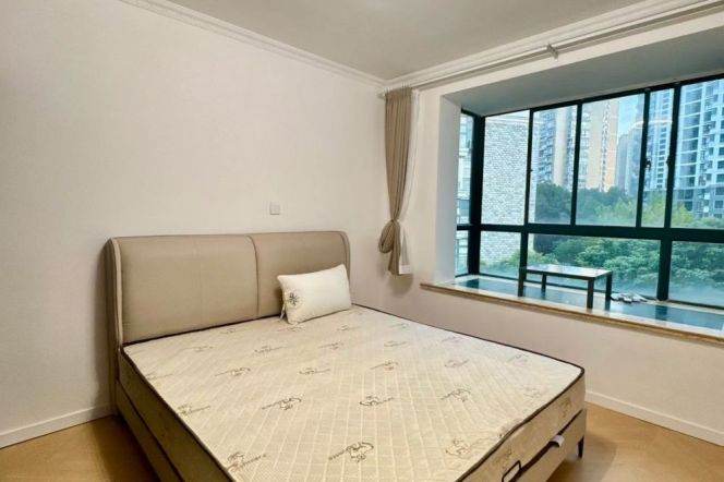 Spacious 2Brs/1Lr/1Bt apt xiaonanmen,M9