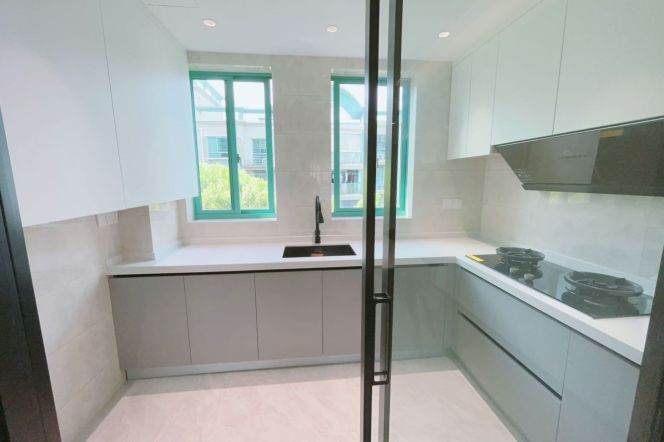 Renovated 3br apt,2bth,CA,floor heating,close to Laowaijie,Line 10