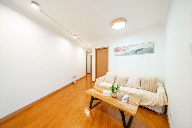 Cozy Designer Room in Shared Living | Massive Storage | Prime Jing'An