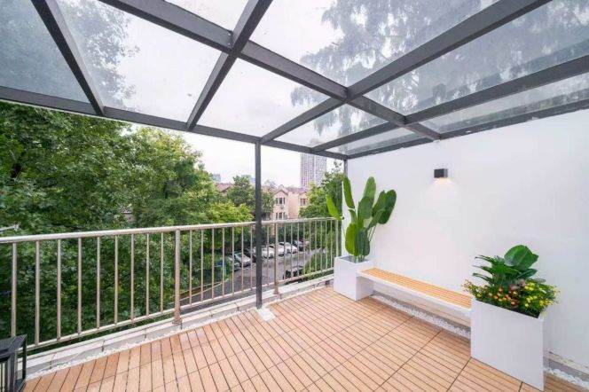 Jiashan Rd Station 1Br with Terrace Line9/12