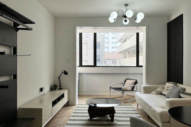 Big 1Br/West Yan'an rd/New/Sunlight/South/Big Window/Floor heating