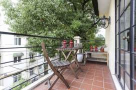 Stylish 1br old house + Terrace nr Jing'an Temple    M1/7/10   