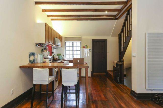  Stylish 1br old house + Terrace nr Jing'an Temple    M1/7/10   