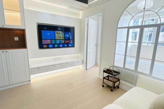 Modern Bright 1Br/2Lr/1Bt Close to L2/3/4 Zhongshan Park Metro Station 