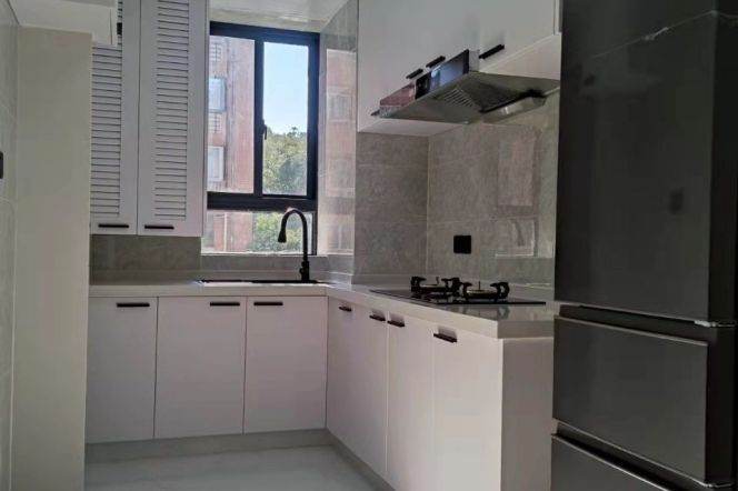 2 Brs, 2 Baths with Floor Heating/Bathtub, 110 sqm @ Shuicheng metro L10