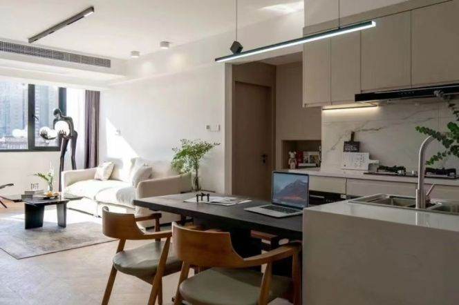 3 Brs, 2 Baths with Floor Heating/Central ac/Oven, 140 sqm @ South Shaaxi metro L10