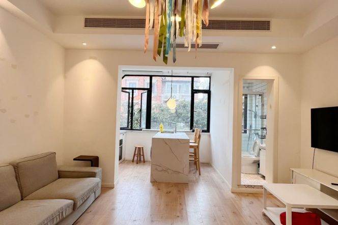 M. Fuxing Lu Nice Apt. Good layout