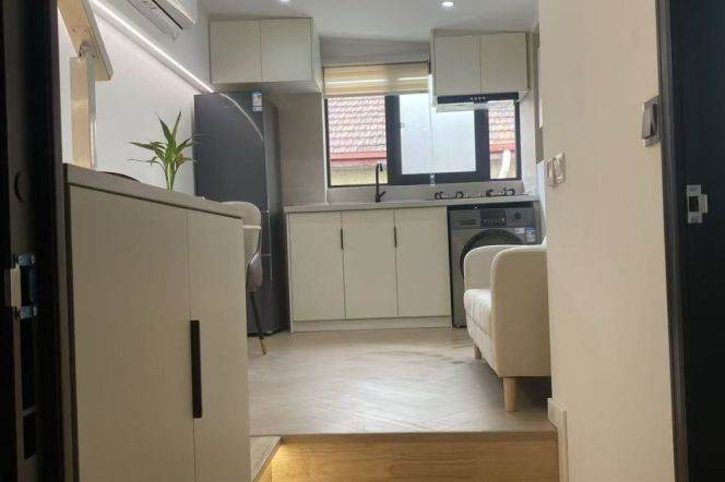 Cozy 1Br @ IAPM& L1/10/12 