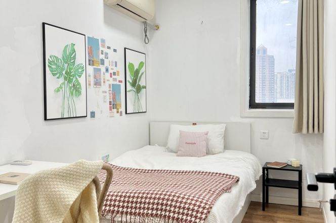 Cozy room near West Nanjing rd, budget friendly, close to SISU, available now