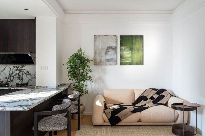 West nanjing rd/top of city 1br