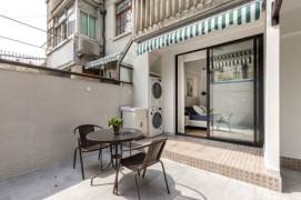 Spacious bright 3br/2bt@Iapm with large private garden open kitchen 