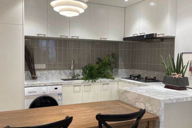 private entrance-1bed with big yard - modern & cosy @ line 2/12 west nanjing road 