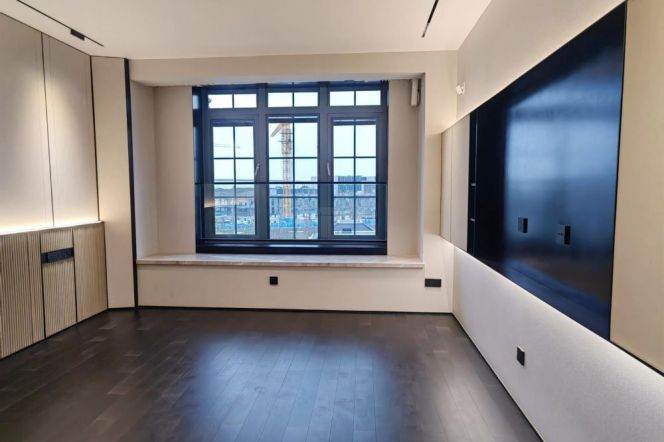 High Quality 4 br(225 sqm) with floor heating+Pool Gym near Wellington Shanghai, L6/8/11