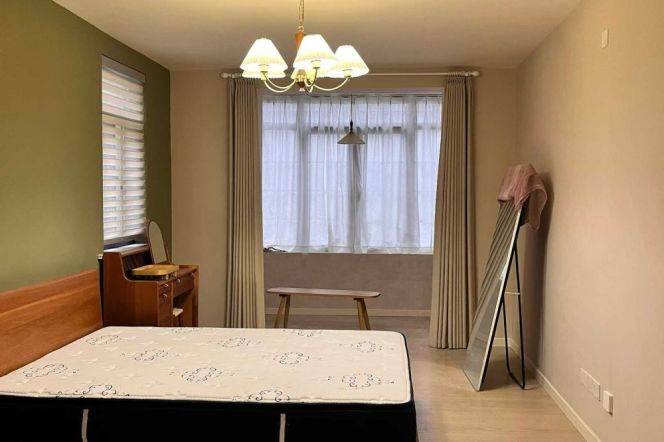 Secluded 2BR+Sunroom Garden Home Steps from Jing'an Temple