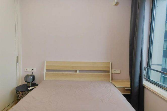Bright 1 br next NYU shanghai ,4 mins walking to L6/8/11 Oriental sports center