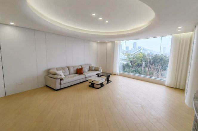 Spacious Modern 4 br with river view near West Bund,Xuhui. L 11 YunJin Rd st.