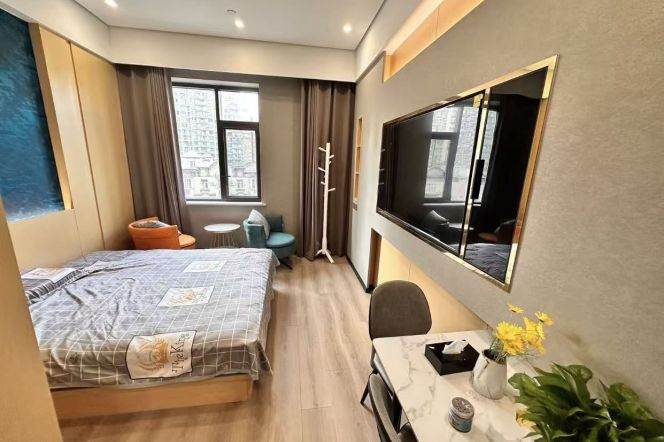 1Studio near line 4 and convenient to Dong'hua Uni can long and short term lease