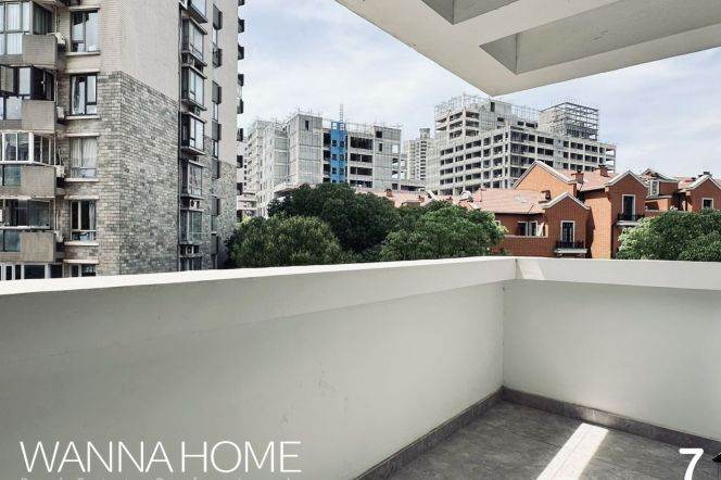 Garden Compound/Line 1/12/13 MT/Suzhou Creek/Elevator/Balcony/Bathtub/Large Storages/Cozy3+1br2bt