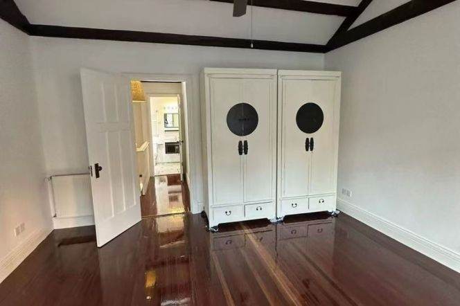 IAPM Circular Trade Zero Distance. The entire new building, with a pointed roof and high ceilings.