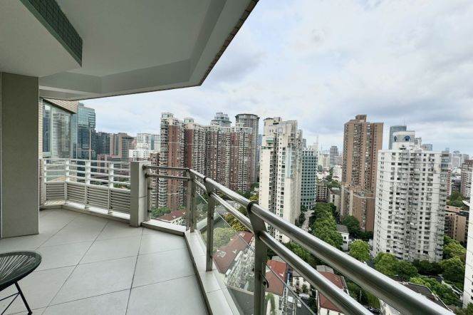 1Balcony, 3Br 2Ba 146Sqm, L2/11 Jiangsu rd.