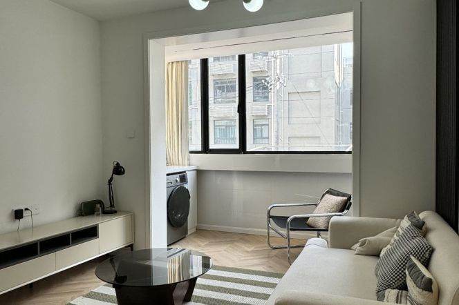 Big 1Br/West Yan'an rd/New/Sunlight/South/Big Window/Floor heating