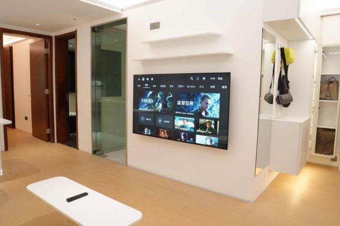 West Nanjing Rd Station Elevator 1Br with Open Balcony Line2/12/13