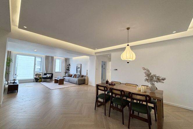 big 3brs beside line 7,9 near Xujiahui park open balcony floor heating modern furniture 33.5K