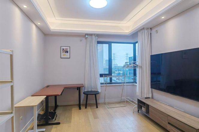 Bright 1 br next NYU shanghai ,4 mins walking to L6/8/11 Oriental sports center