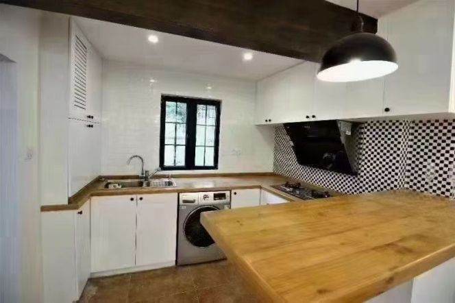 L2-7-14, Jing'an Temple, 90 square meters, large 1-bedroom with a terrace