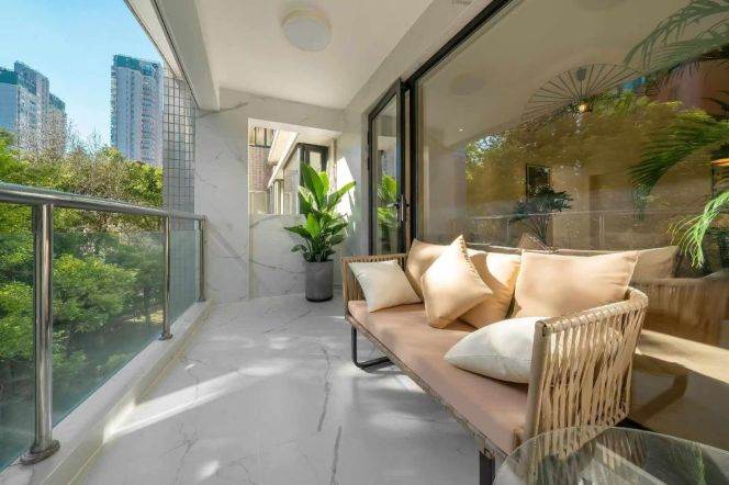 Modern 3BR with Floor Heating | 4min Walk to Wuding Rd Metro | Premium Jing’an Living