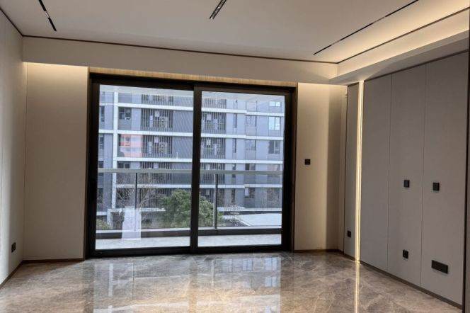 modern 4brs floor heating open balcony flexible furniture open kitchen near Jing an temple 