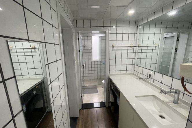 Designer 1BR with Smart Toilet | 2km to Shanghai University | Modern Baoshan Living