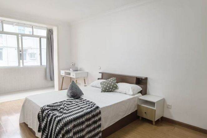 2 brs near L3/L4/L9 yishan rd station