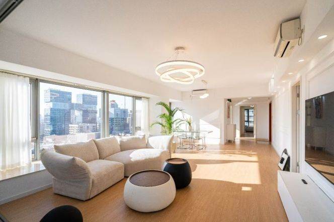 4 Brs, 3 Baths with Elevator and Bathtub, 190 sqm @ Zhenru metro L11