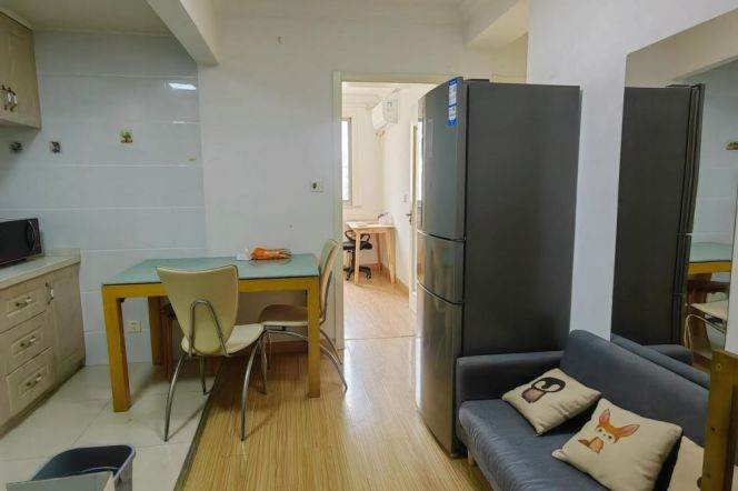 Good price 2 br with lift in Xuhui, easy to XuJiahui .L 3/4/10 HongQiao Rd st.+ L 1/9/11