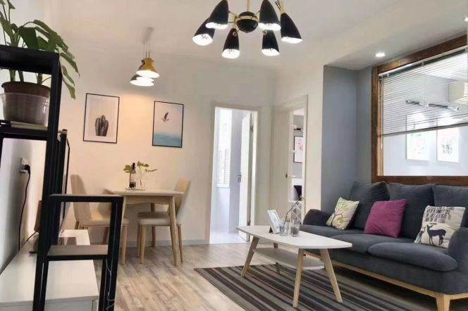 Elevator 2Br/1Lr/1Bt Close to L2/11 Jiangsu Rd Station 