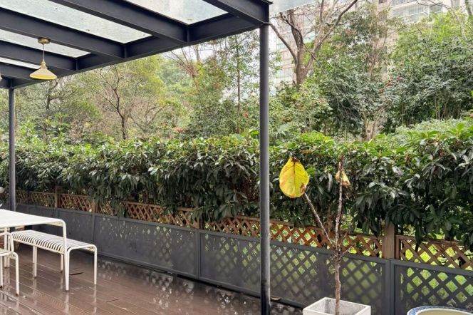 2 Brs, 2 Baths with Garden, Floor Heating, Central ac, 140 sqm @ Xinzha metro L1