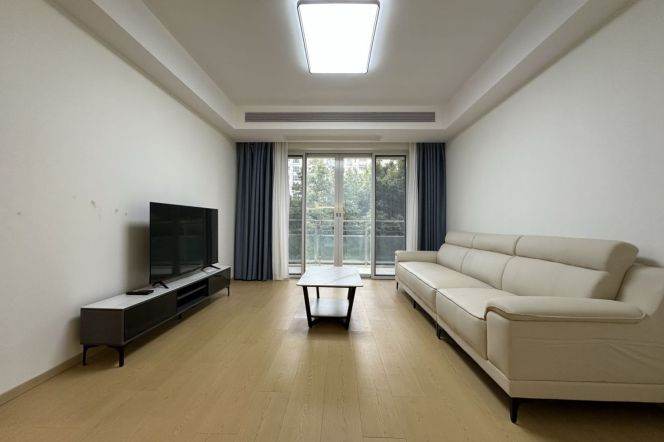 brand new modern 2brs floor heating open balcony near Huang pu river IFC 20.6K