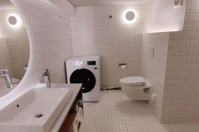 Good price 2 br 2 bath in ZhangJiang Area. 5 mins walking to L13 XueLin rd st