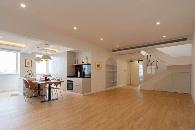 4 Brs, 2 Baths with Terrace, Floor Heating, Central ac, Oven, 200 sqm @ Wuning metro L13