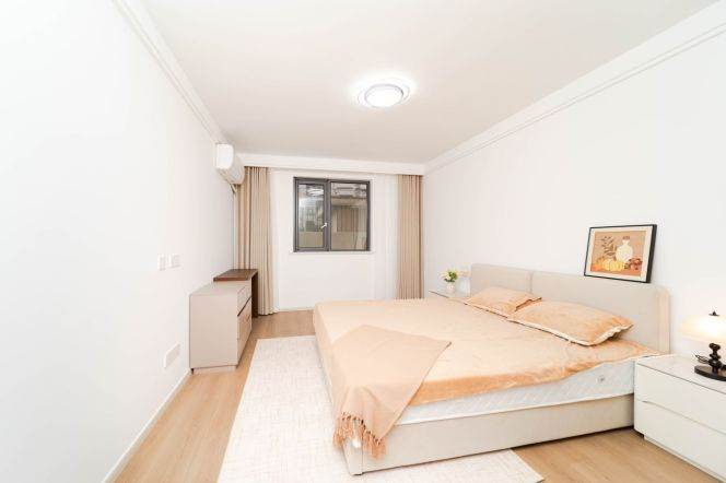 Newly renovated 2br,with private yard,close to Jinjiangleyuan,Line1 